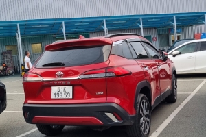 TOYOTA CROSS